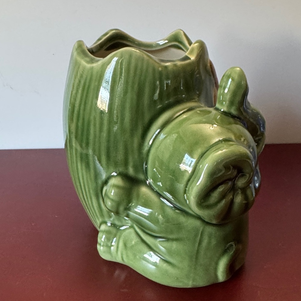 Vintage Majolica-style Green Elephant Ceramic Planter - Picture 3 of 7